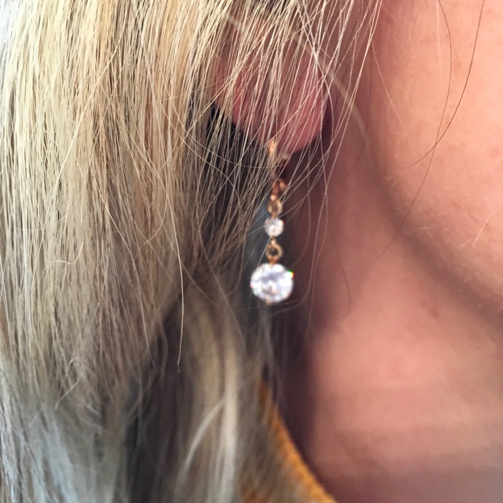 CHECH CRYSTAL and GOLD TONE DANGLE  1 left - Picture 2 of 6